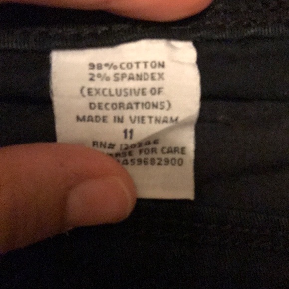 Black shorts - Picture 3 of 3